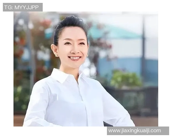 王芳的足球人生探索：从草根到职业的深度对话与成长历程