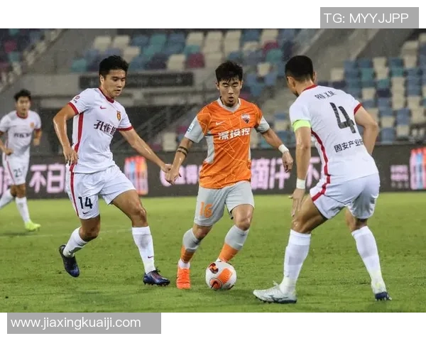 深圳足球队与北京足球队赛后复盘分析意识碰撞与战术较量