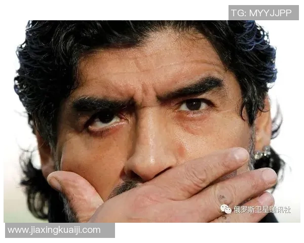 追忆已逝足球巨星的辉煌岁月与传奇人生