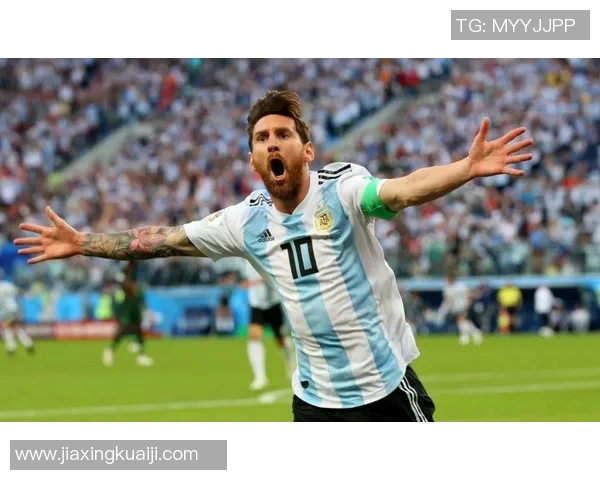 C罗足球明星小挂画展现传奇风采与激情瞬间的完美结合 C罗足球明星小挂画展现传奇风采与激情瞬间的完美结合